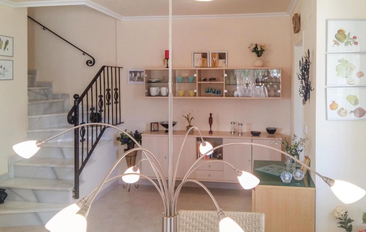 Cozy Home In Orihuela Costa With Kitchen Dehesa de Campoamor  外观 照片