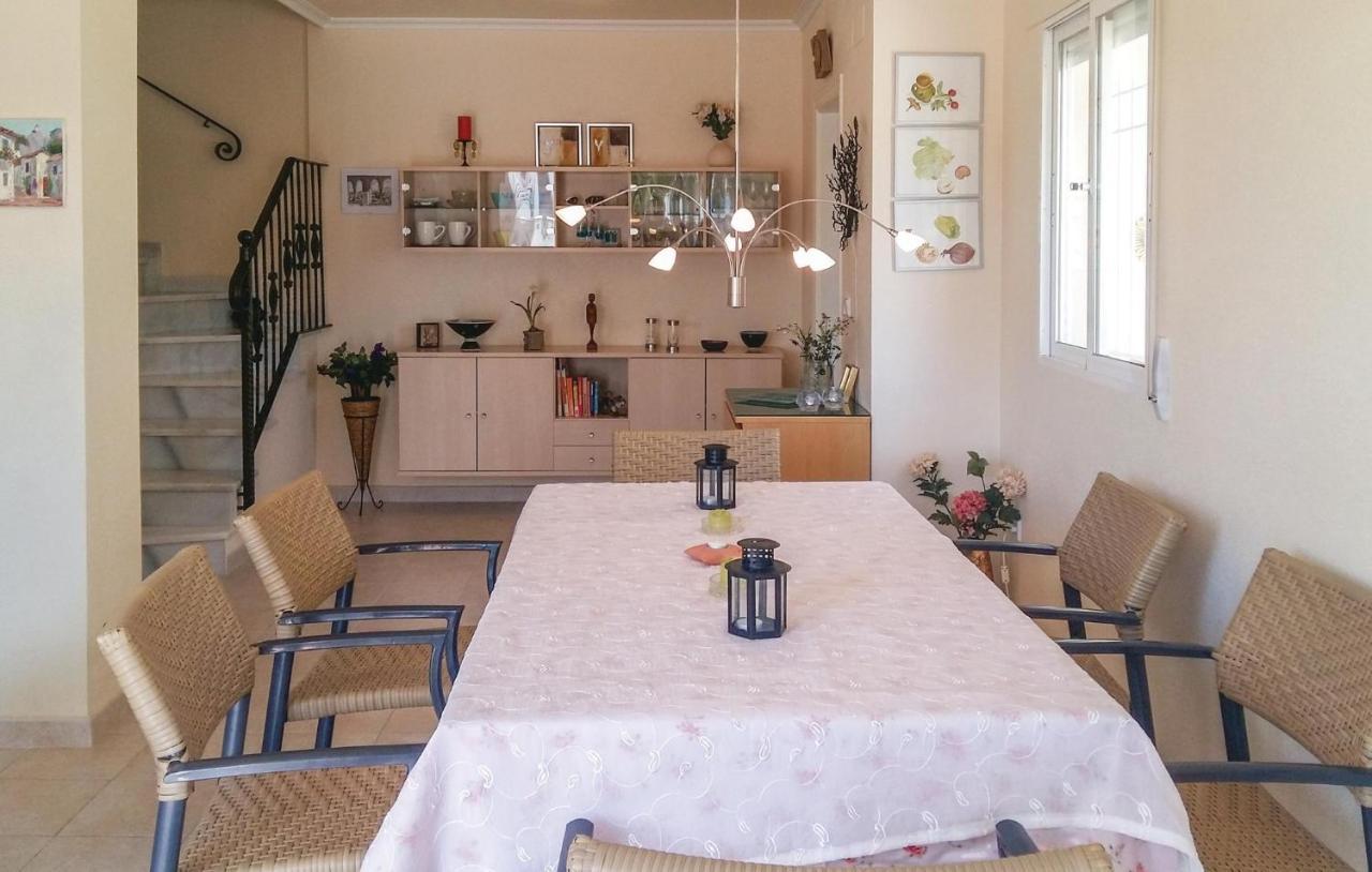 Cozy Home In Orihuela Costa With Kitchen Dehesa de Campoamor  外观 照片
