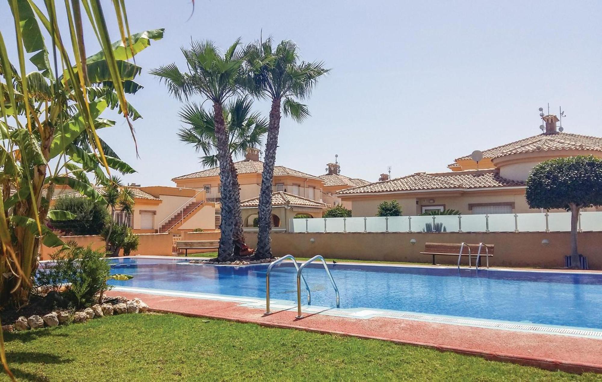 Cozy Home In Orihuela Costa With Kitchen Dehesa de Campoamor  外观 照片